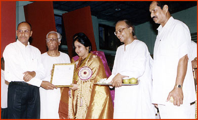 Tirupathy fest crowns Veena Gayathri