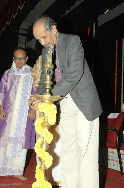 DSC_1842.JPG - Inauguration of Thalavadyotsav 2010 on Wednesday 7th JULY 2010 by   Padma Bhushan Dr. Roddam Narasimha, renowned scientist and Professor at Jawaharlal Nehru Centre for Advanced Scientific Research, Bangalore.