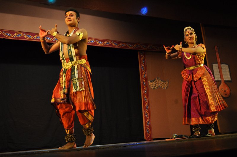 DSC_0102.jpg - Dancers Gayatri & Balagurnathan